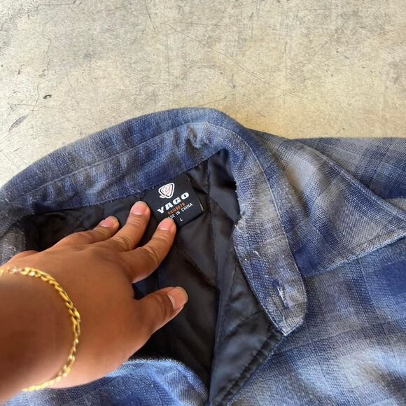 Yago Blue Flannel y2k latin style Los Angeles Mens size L - Picture 2 of 2